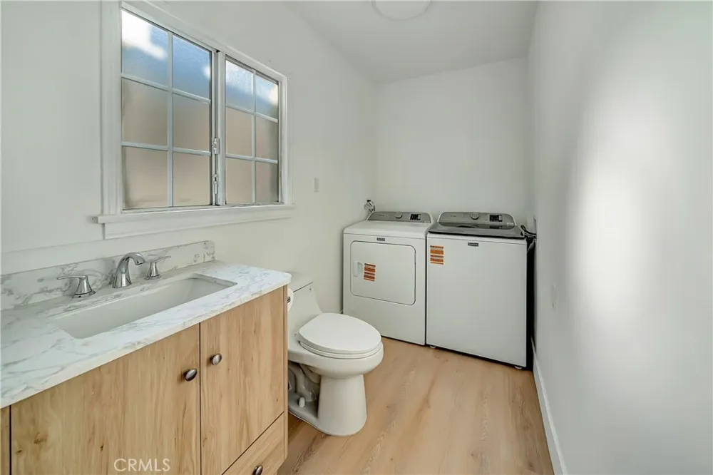 128 Lukens Place Glendale, CA 91206