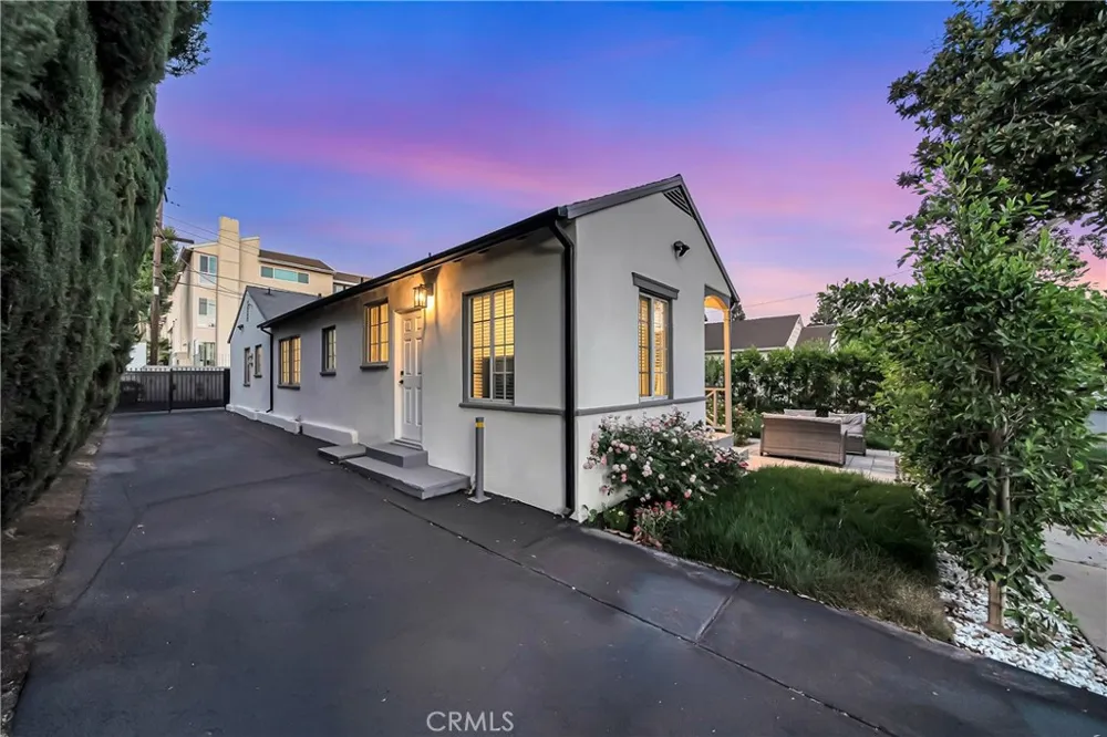 128 Lukens Place Glendale, CA 91206