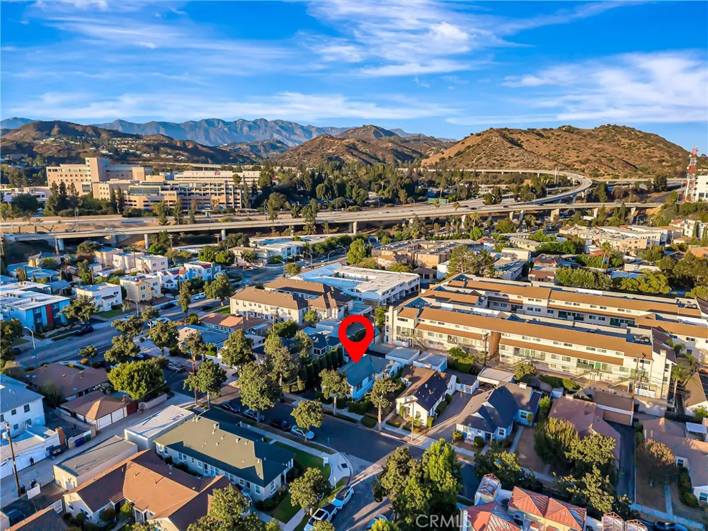 128 Lukens Place Glendale, CA 91206