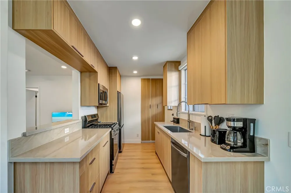 128 Lukens Place Glendale, CA 91206