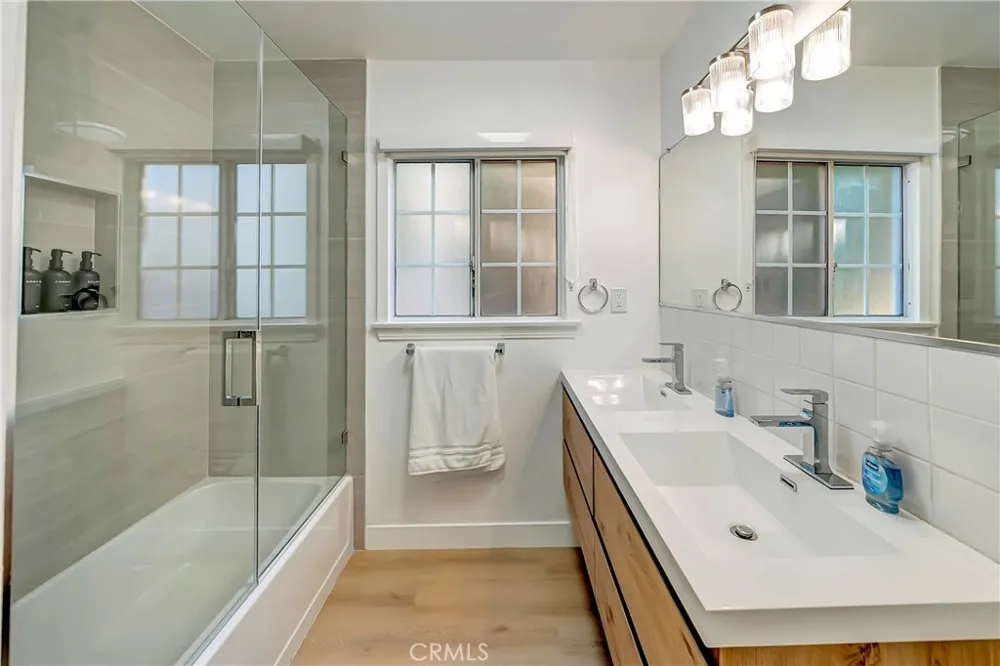 128 Lukens Place Glendale, CA 91206