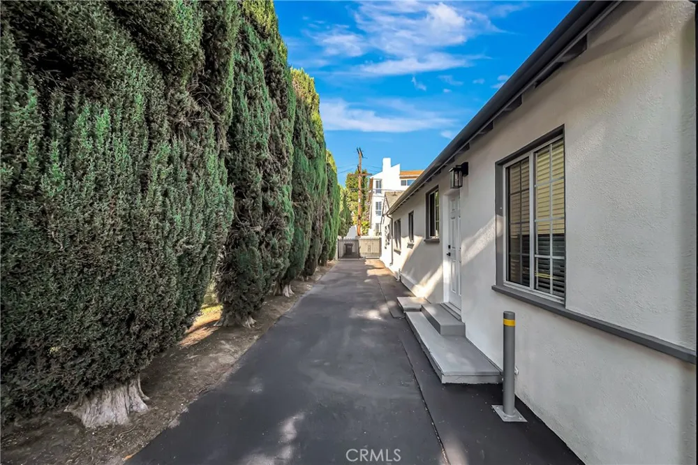 128 Lukens Place Glendale, CA 91206