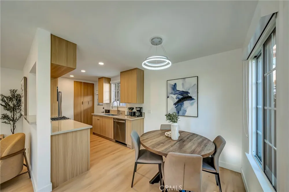128 Lukens Place Glendale, CA 91206