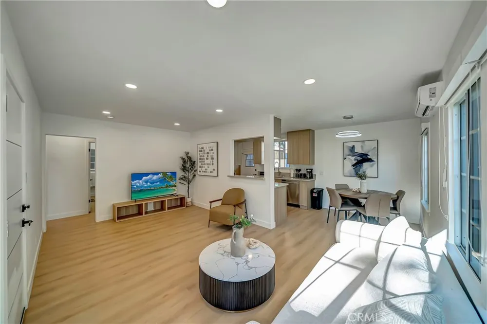 128 Lukens Place Glendale, CA 91206