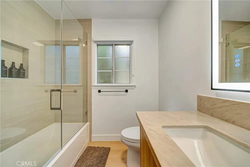 128 Lukens Place Glendale, CA 91206
