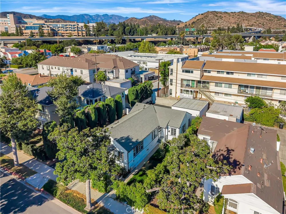 128 Lukens Place Glendale, CA 91206