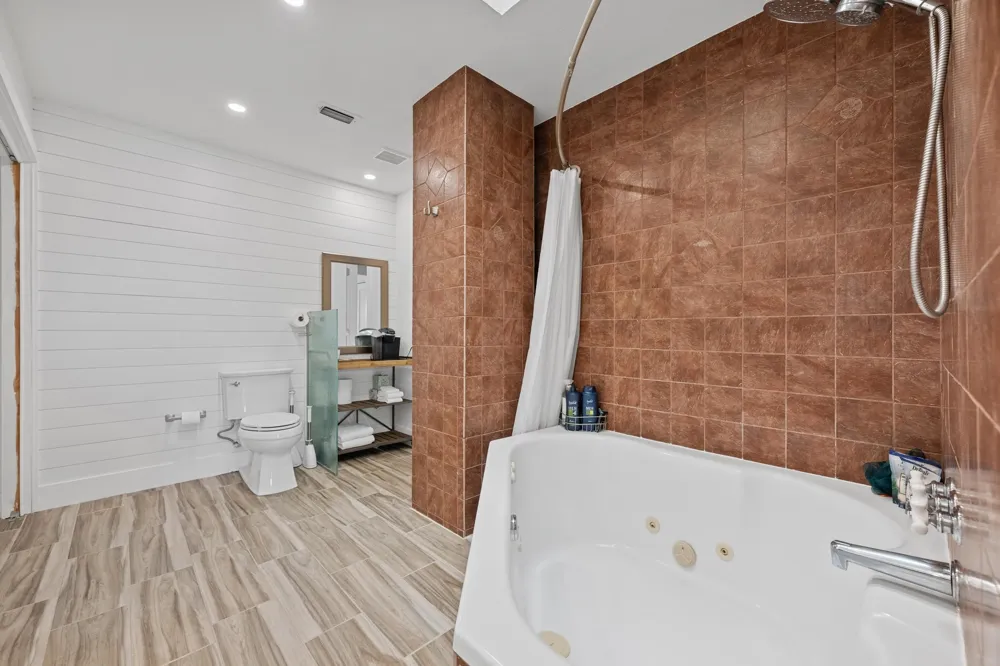 100 Lido Circle #B2 Lakeway, TX 78734