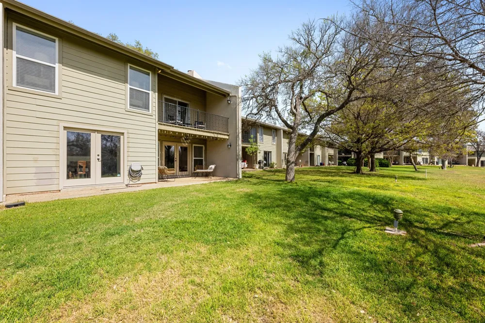 100 Lido Circle #B2 Lakeway, TX 78734