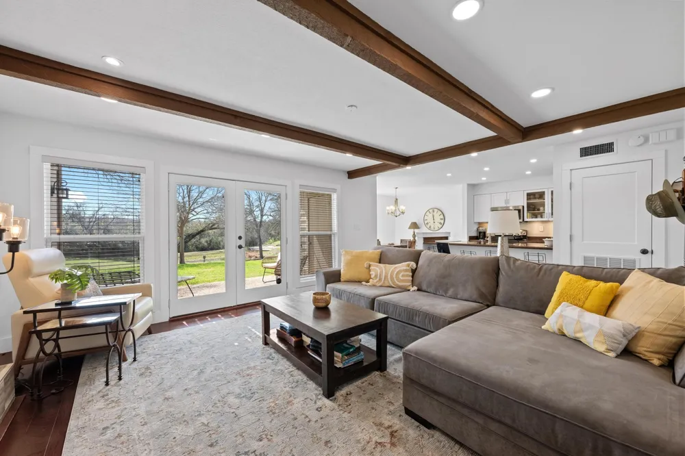 100 Lido Circle #B2 Lakeway, TX 78734