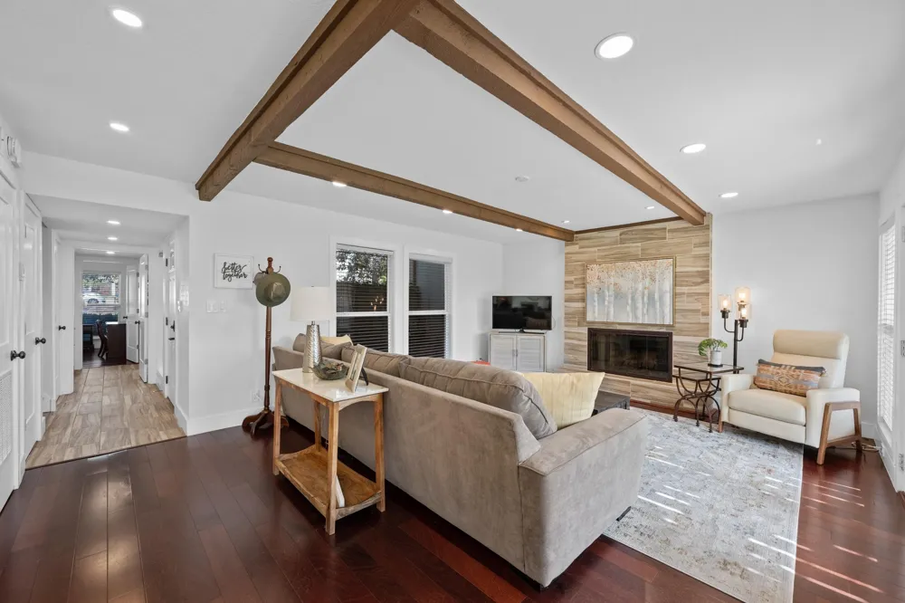 100 Lido Circle #B2 Lakeway, TX 78734