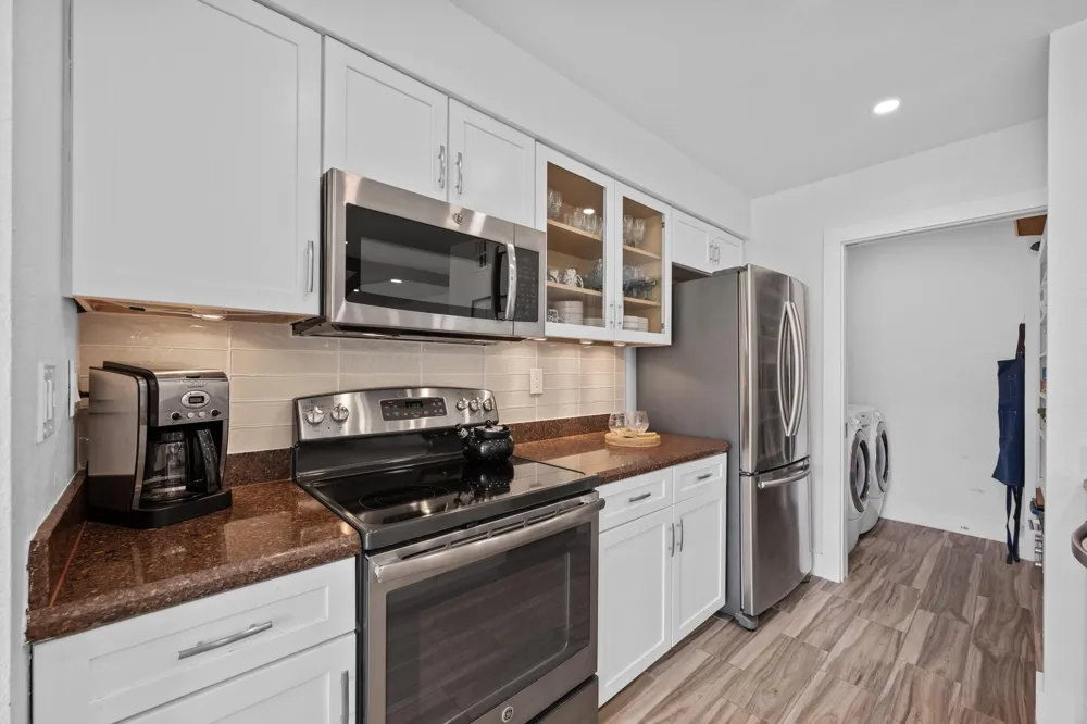 100 Lido Circle #B2 Lakeway, TX 78734