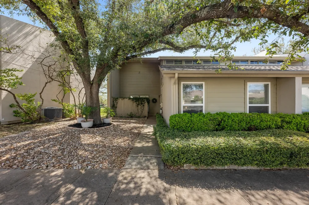 100 Lido Circle #B2 Lakeway, TX 78734