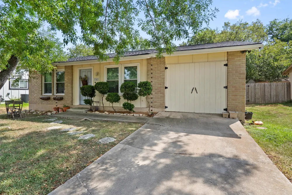 3303 Plantation Road Austin, TX 78745