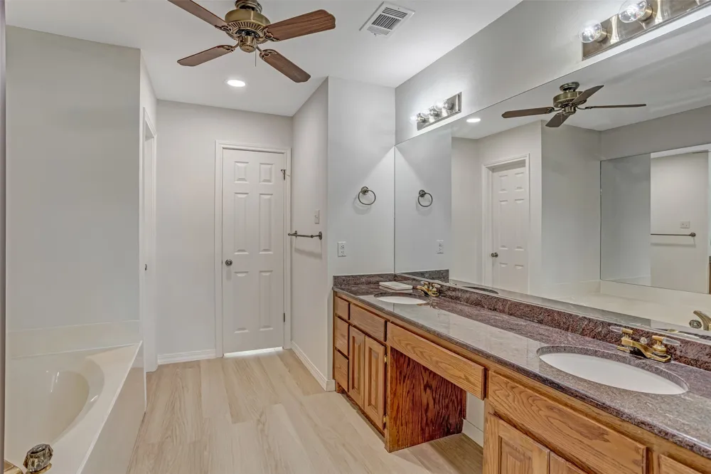 410 Rolling Green Drive Lakeway, TX 78734