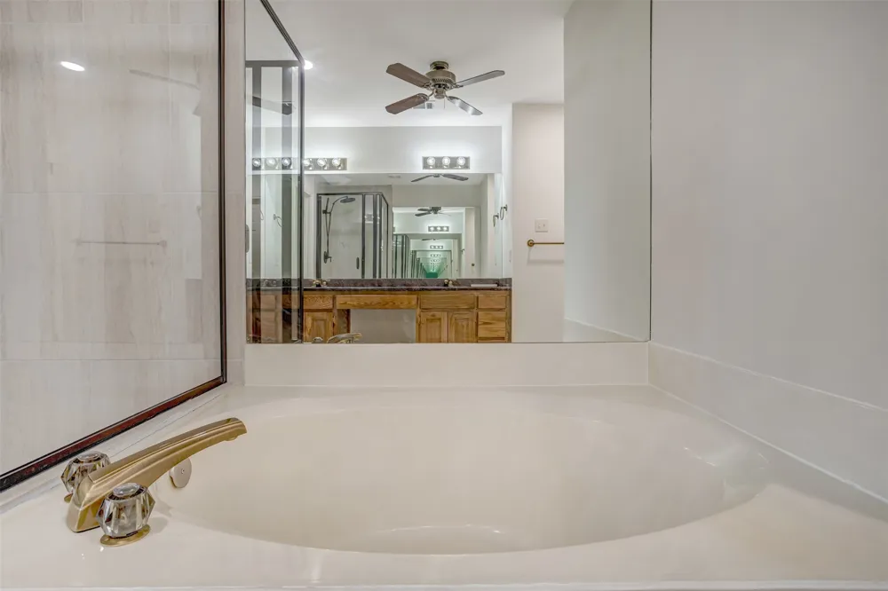 410 Rolling Green Drive Lakeway, TX 78734