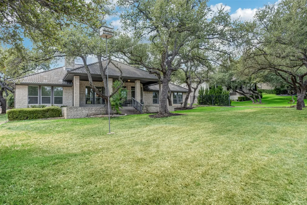 410 Rolling Green Drive Lakeway, TX 78734