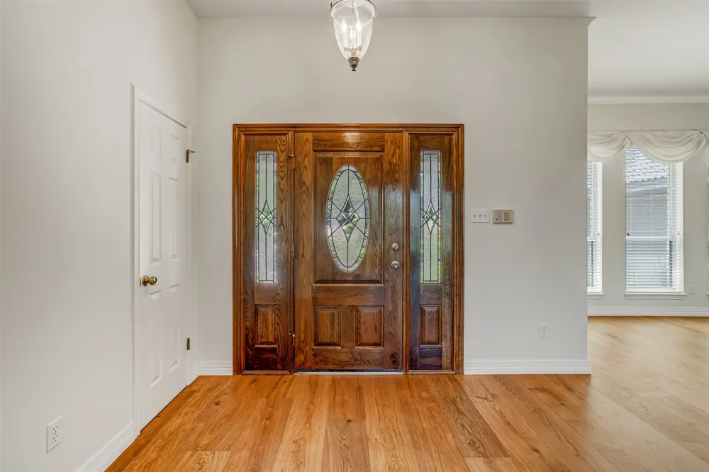 410 Rolling Green Drive Lakeway, TX 78734