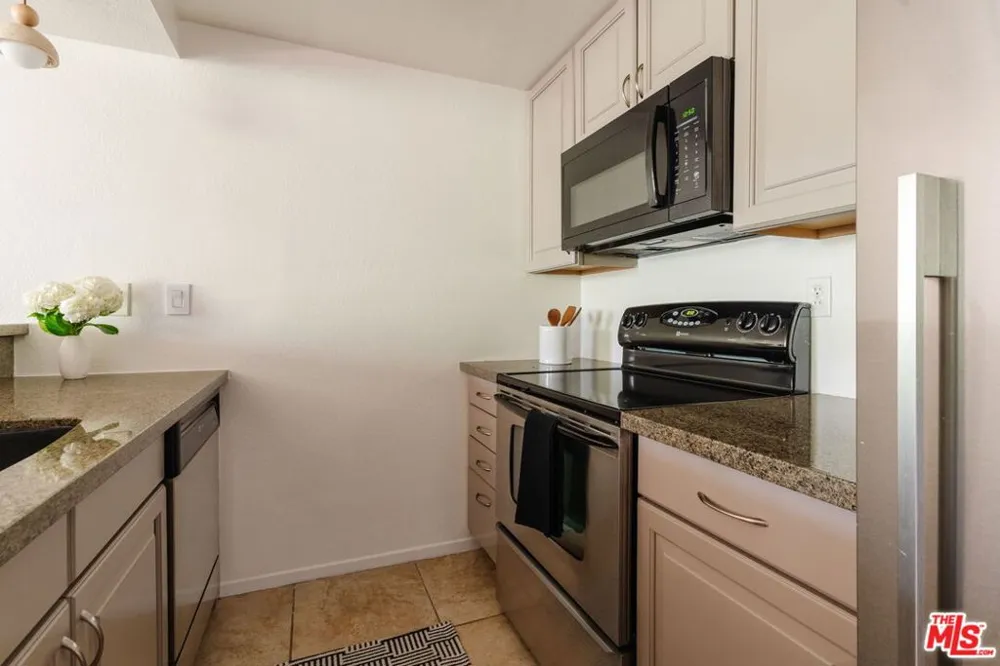 750 Kings Road #315 Los Angeles, CA 90069