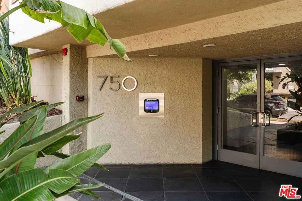 750 Kings Road #315 Los Angeles, CA 90069