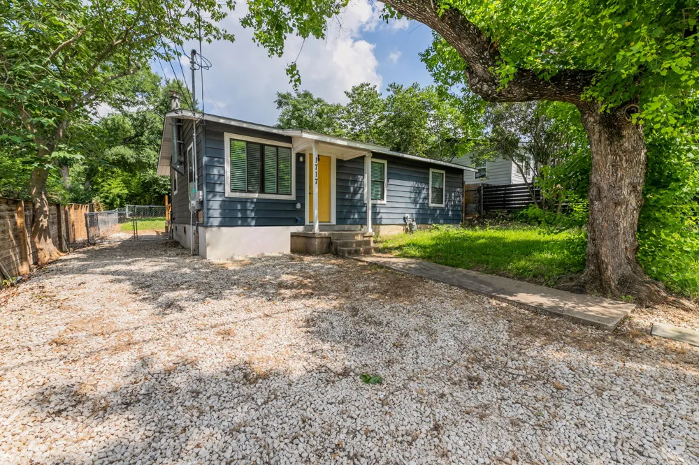 1717 Bunche Road Austin, TX 78721