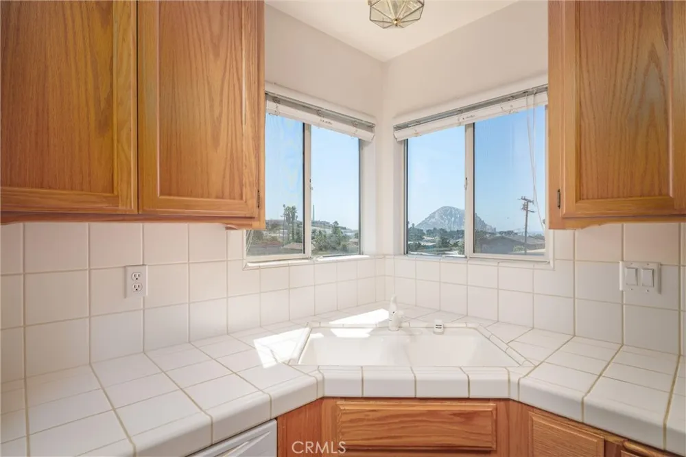 580 Avalon Street Morro Bay, CA 93442