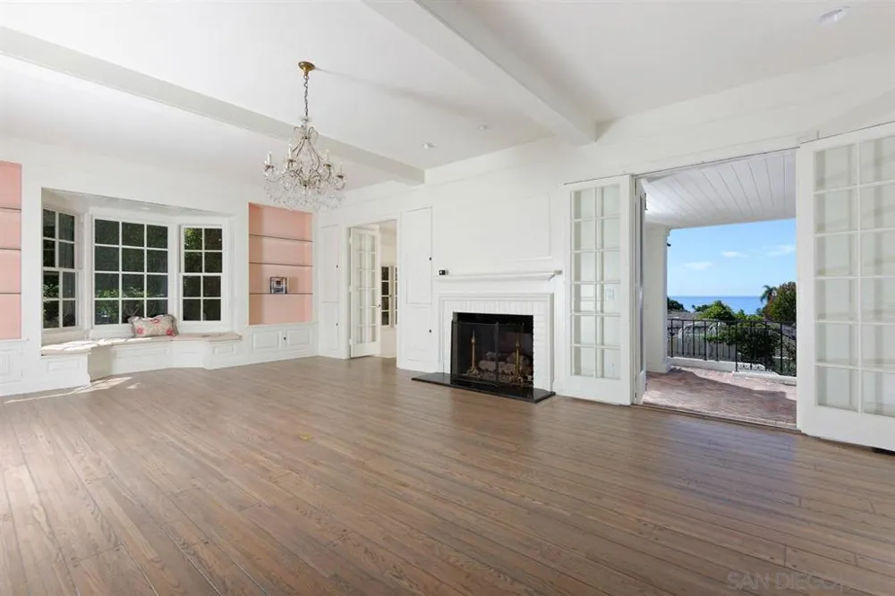 6028 Folsom La Jolla, CA 92037