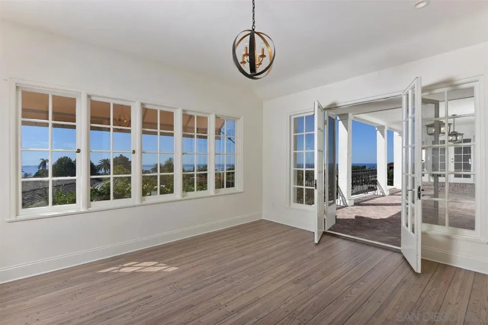 6028 Folsom La Jolla, CA 92037