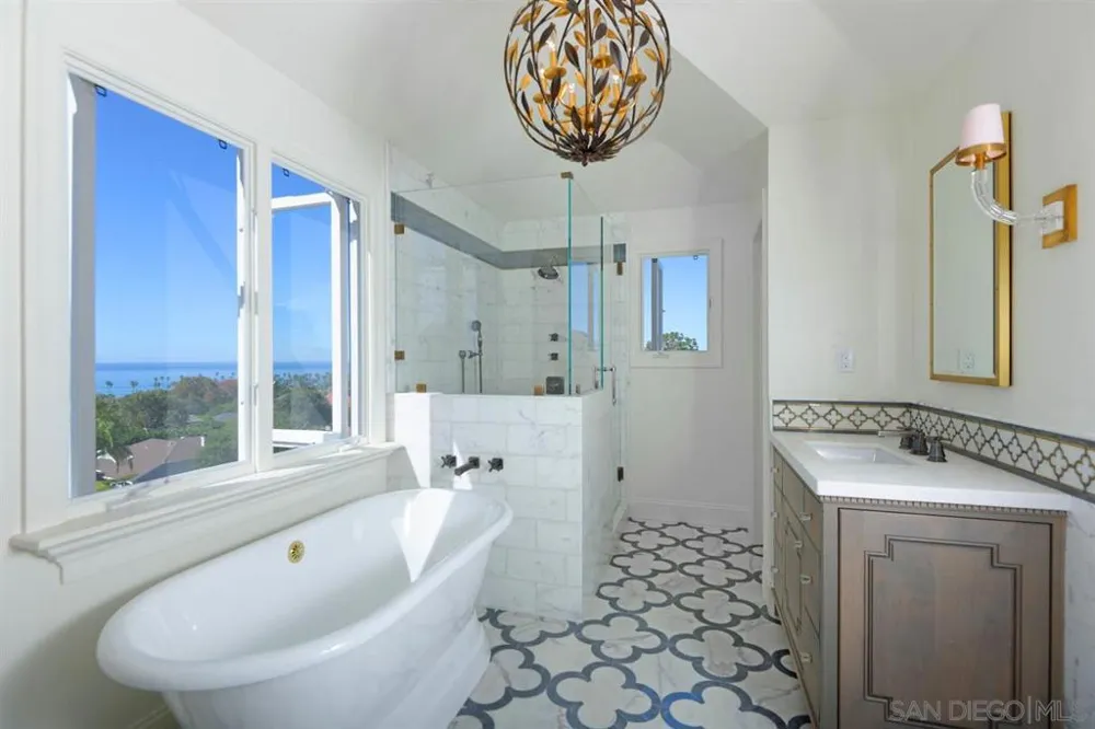 6028 Folsom La Jolla, CA 92037