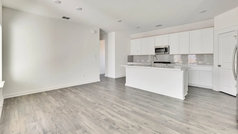 512 Bloomington Loop Hutto, TX 78634