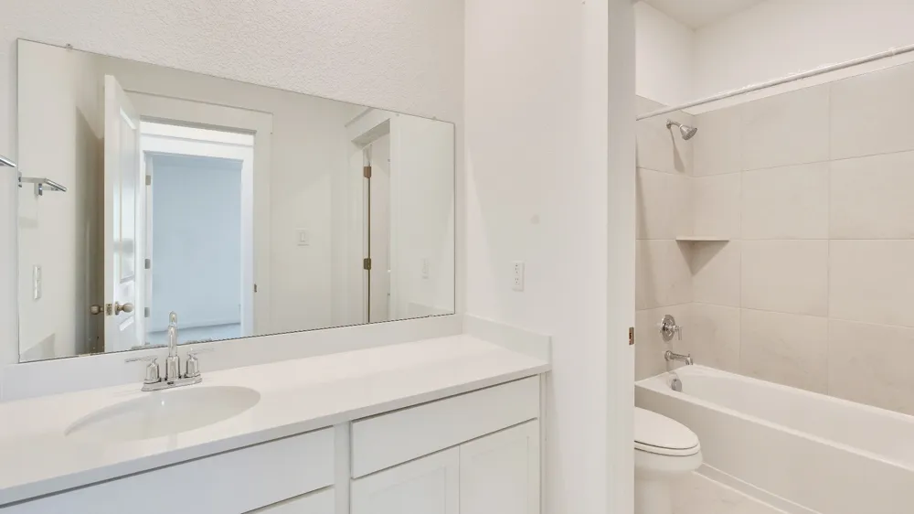 512 Bloomington Loop Hutto, TX 78634