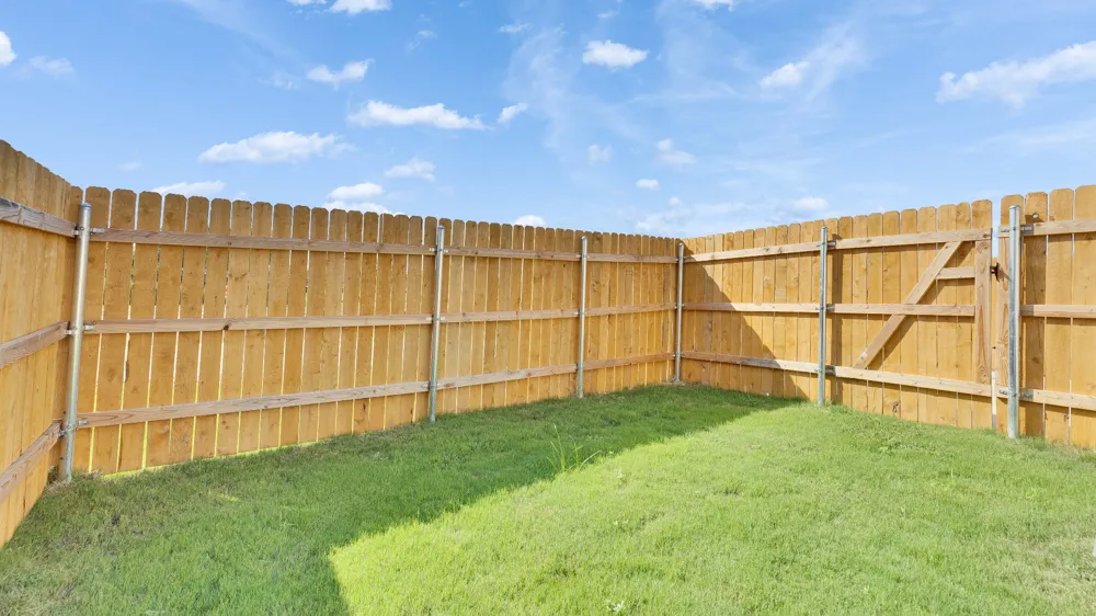 512 Bloomington Loop Hutto, TX 78634