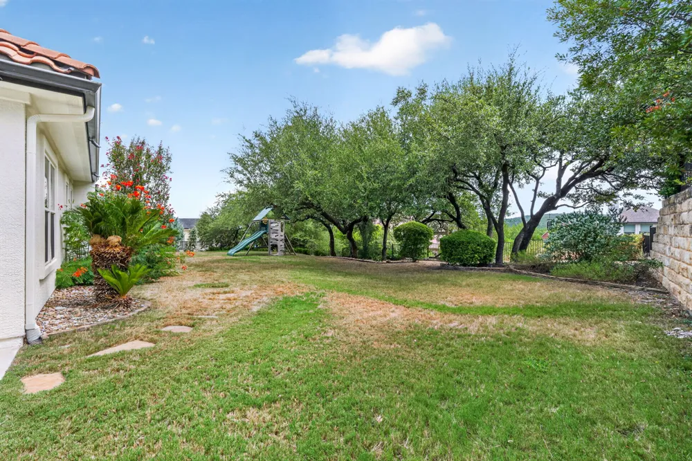 402 Aria Drive Austin, TX 78738