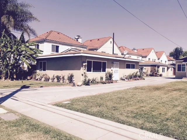 8803 Cedar Bellflower, CA 90706