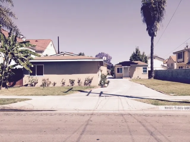 8803 Cedar Bellflower, CA 90706