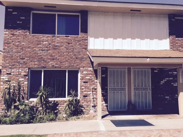 8803 Cedar Bellflower, CA 90706
