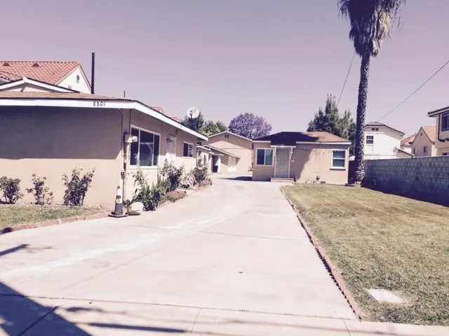 8803 Cedar Bellflower, CA 90706