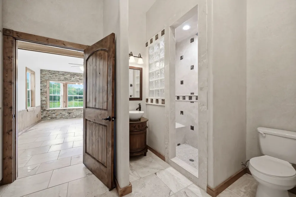 2410 FM 1680 Moulton, TX 77975