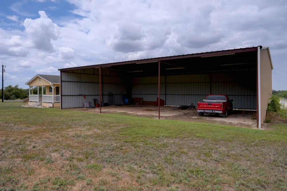 2410 FM 1680 Moulton, TX 77975