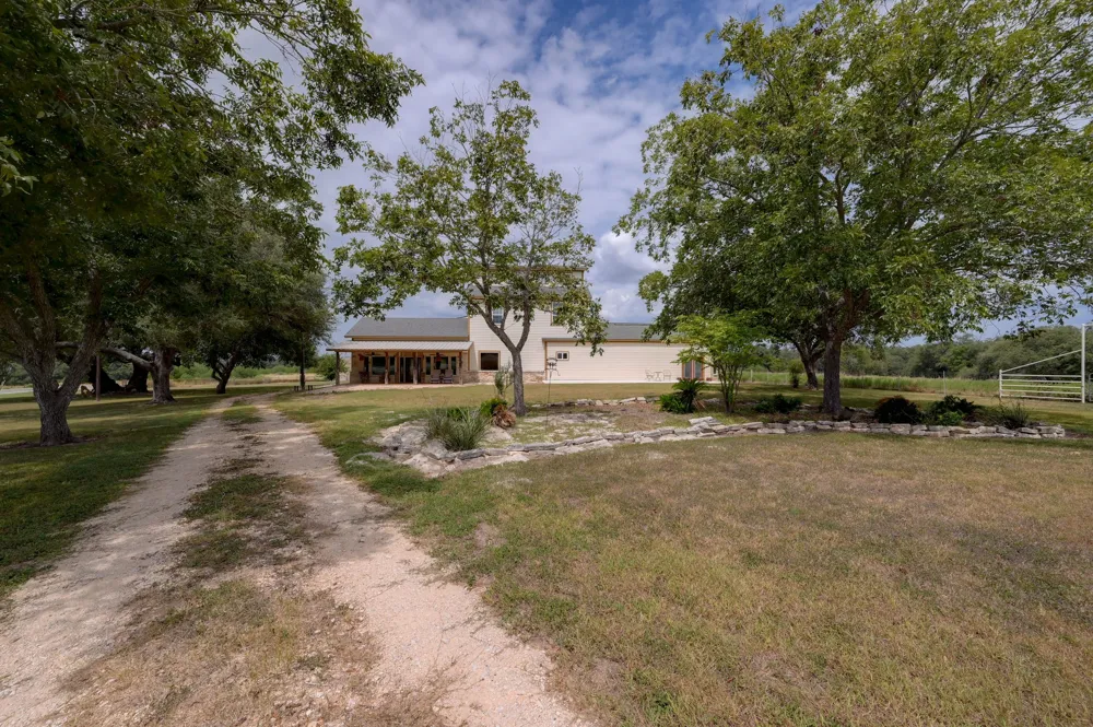 2410 FM 1680 Moulton, TX 77975