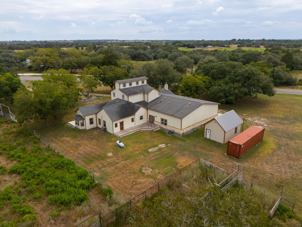 2410 FM 1680 Moulton, TX 77975