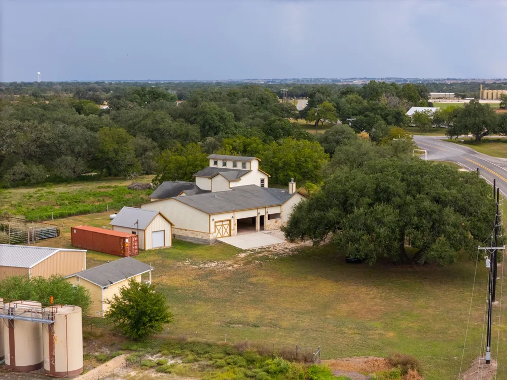 2410 FM 1680 Moulton, TX 77975