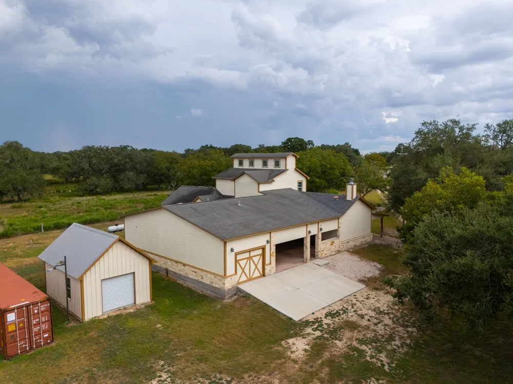2410 FM 1680 Moulton, TX 77975