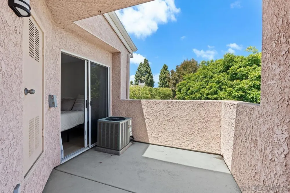 7048 Camino Degrazia #237 San Diego, CA 92111
