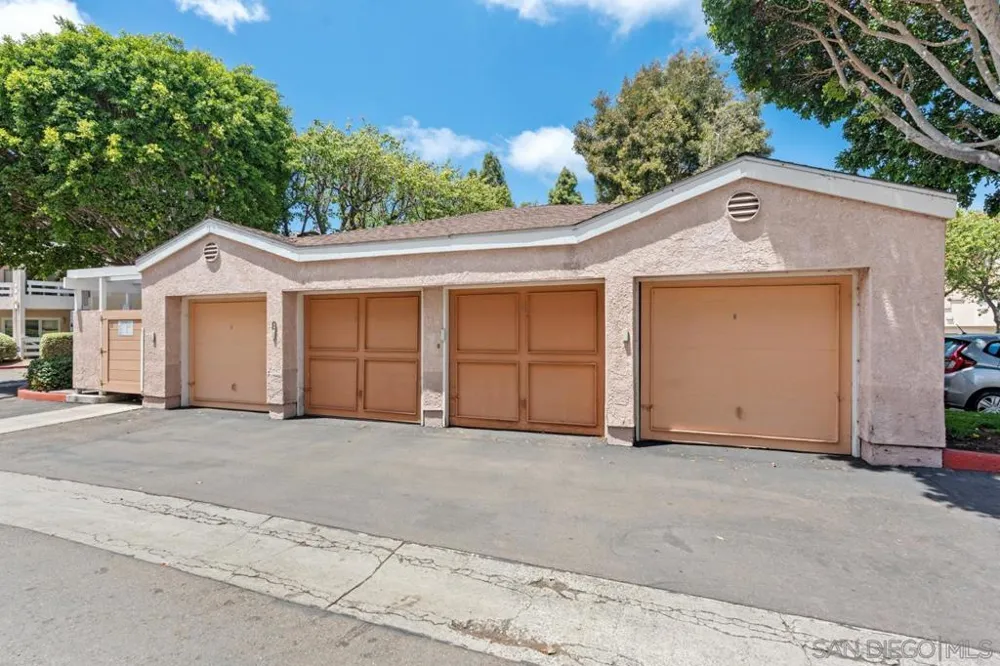 7048 Camino Degrazia #237 San Diego, CA 92111