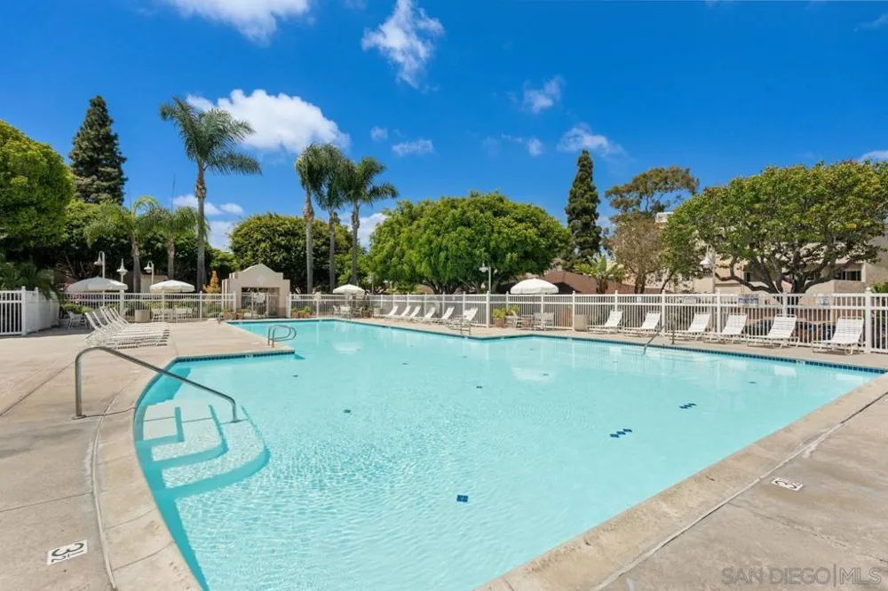 7048 Camino Degrazia #237 San Diego, CA 92111