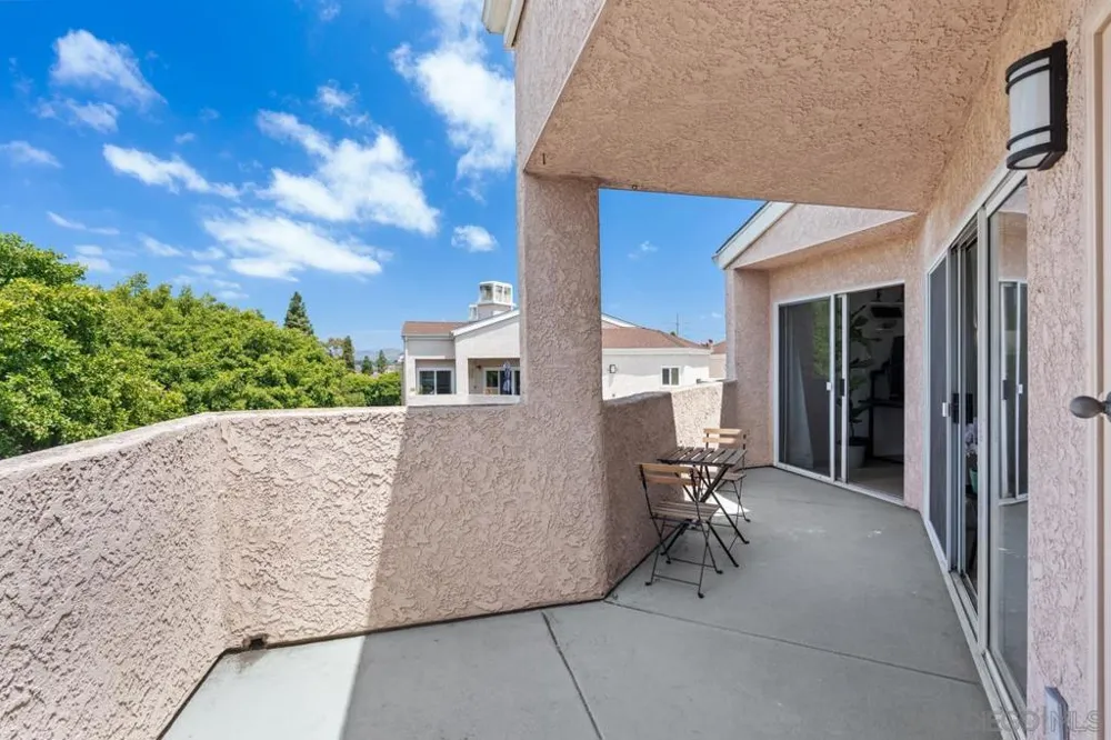 7048 Camino Degrazia #237 San Diego, CA 92111