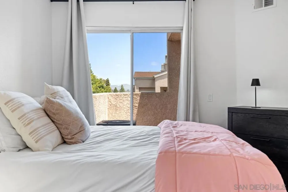 7048 Camino Degrazia #237 San Diego, CA 92111