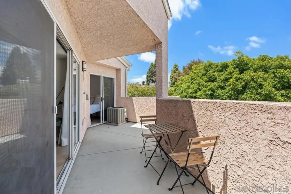 7048 Camino Degrazia #237 San Diego, CA 92111