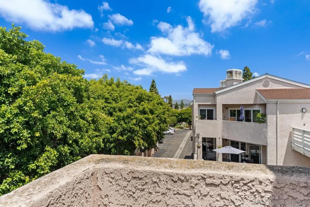 7048 Camino Degrazia #237 San Diego, CA 92111