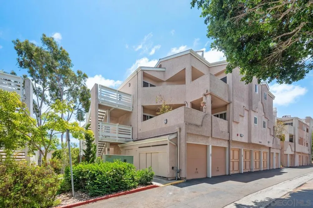 7048 Camino Degrazia #237 San Diego, CA 92111